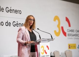 Sara Simón, contra el «neomachismo» La consejera de Igualdad del Gobierno de Castilla-La Mancha, Sara Simón, durante el V Foro Iberoamericano de Género, el 18 de septiembre de 2026, en Toledo. (Foto: EP)