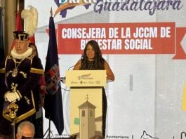 La consejera de Bienestar Social de Castilla-La Mancha, Bárbara García Torijano, durante el Día de la Provincia de Guadalajara celebrado en Sigüenza.