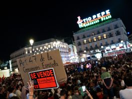 El comienzo de la acampada de Sol, en la noche del 26 de septiembre de 2026. (Foto: Matias Chiofalo / EP)