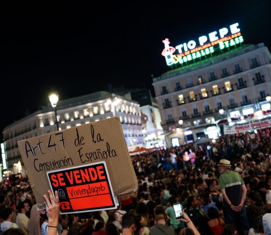 El comienzo de la acampada de Sol, en la noche del 26 de septiembre de 2026. (Foto: Matias Chiofalo / EP)