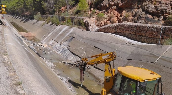 Obras de reparación en el Trasvase Tajo-Segura a la altura de Almonacid de Zorita.