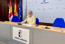 Menos alumnos, más docentes y gratuidad de 2 a 3 años: así empieza el curso en Guadalajara Fernández-Montes en la presentación del curso escolar 2026-2027.