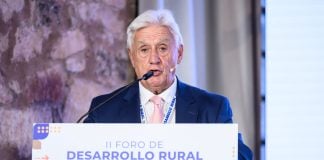 El medio rural español debate en el II Foro de Desarrollo Rural de Sigüenza medidas y soluciones que garanticen su futuro Jesús Ortega, durante la inauguración de la jornada en Sigüenza.