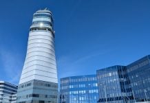 Castilla-La Mancha sólo atrae el 1% de la inversión directa extranjera en España Complejo de oficinas en el aeropuerto de Viena, en Austria. (Foto: La Crónic@)