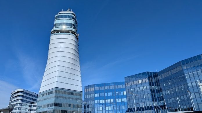 Complejo de oficinas en el aeropuerto de Viena, en Austria. (Foto: La Crónic@)