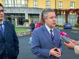 Page durante sus declaraciones en Irlanda.