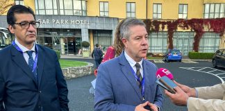 Page defiende a los pueblos de Guadalajara desde Irlanda Page durante sus declaraciones en Irlanda.