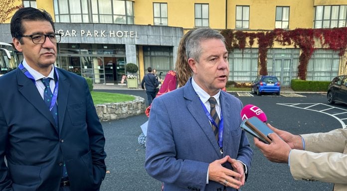 Page defiende a los pueblos de Guadalajara desde Irlanda Page durante sus declaraciones en Irlanda.