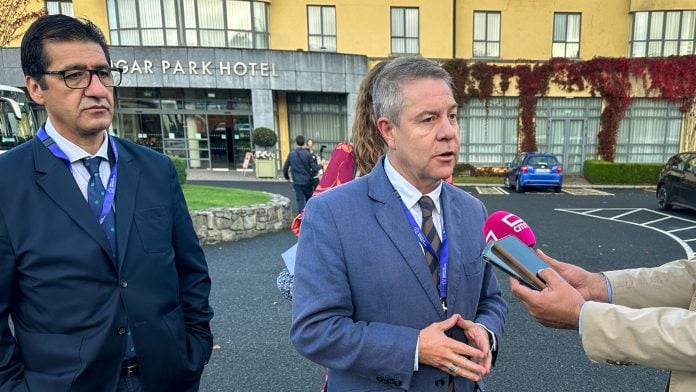 Page durante sus declaraciones en Irlanda.