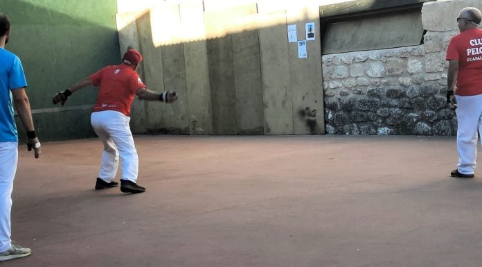 Un pueblo de Castilla con apenas 50 vecinos reivindica su amor por la pelota mano Pelota a mano en Pinilla de Jadraque