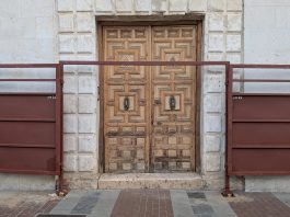 Ya se está instalando todo el dispositivo necesario para los encierros por la Calle Mayor. (Foto: La Crónic@)