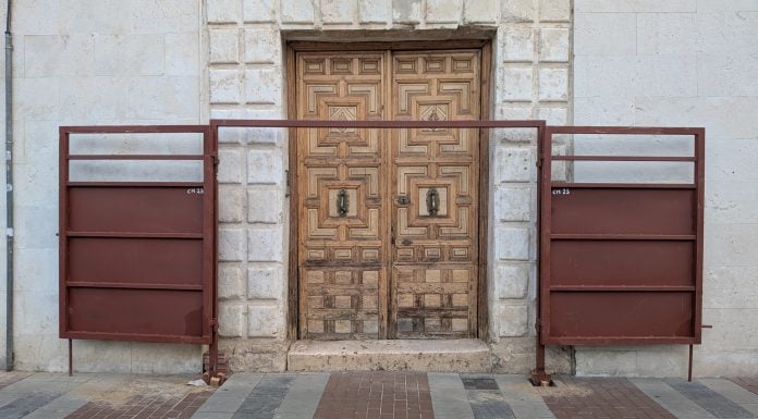 La Calle Mayor se prepara para el encierro Ya se está instalando todo el dispositivo necesario para los encierros por la Calle Mayor. (Foto: La Crónic@)