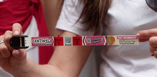 Repartirán 2.000 pulseras para detectar drogas de sumisión química durante las Ferias de Guadalajara Las pulseras centinela ya se dejaron ver durante las fiestas de San Fermín.