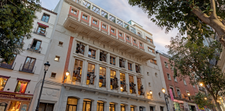 Con sólo 3 euros puedes dormir en un hotel de 5 estrellas de Madrid Fachada del hotel de Madrid que plantea esta singular promoción.