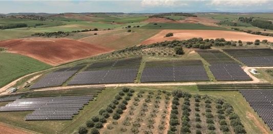 Guadalajara se tiñe de negro con un nuevo parque solar en Yunquera Audax