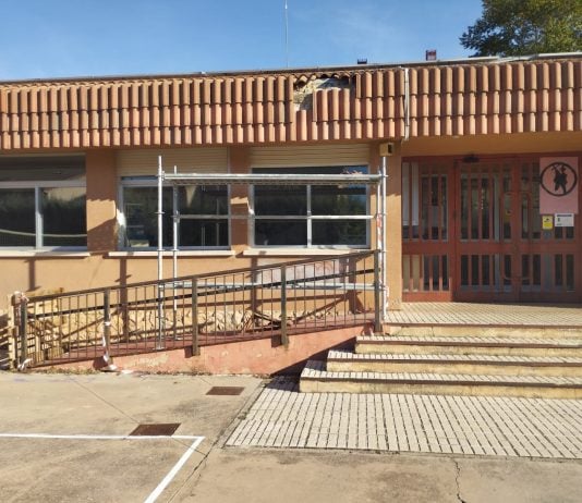 Andamio en el IES Doña Blanca de Molina de Aragón.