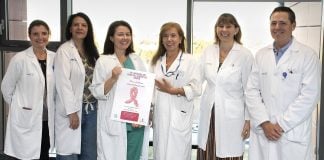 ¿Te preocupa el cáncer de mama? Tienes una ocasión única de informarte en Guadalajara Profesionales participantes en la Jornada de Puertas Abiertas del Cáncer de Mama en Guadalajara.