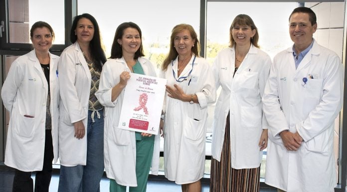 ¿Te preocupa el cáncer de mama? Tienes una ocasión única de informarte en Guadalajara Profesionales participantes en la Jornada de Puertas Abiertas del Cáncer de Mama en Guadalajara.