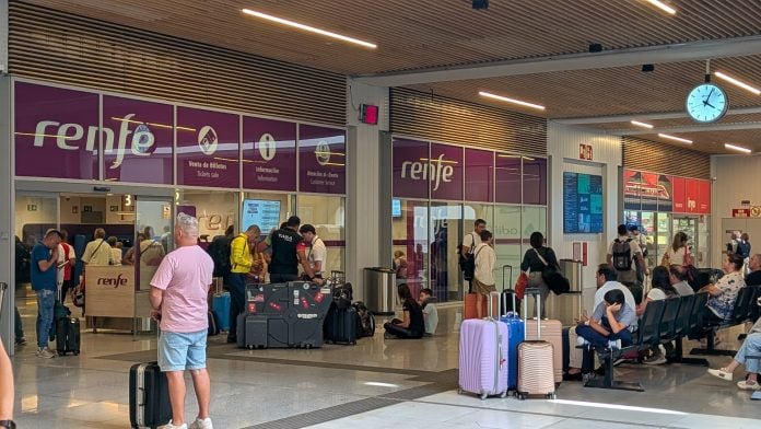 El tren afectado había salido de la estación de Chamartín, en una línea que tiene su inicio en Guadalajara. (Foto: La Crónic@)