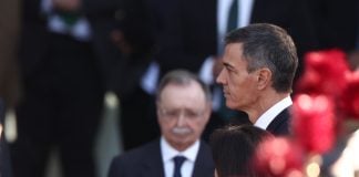 Pedro Sánchez y Vivas, las dos caras de la crisis de Ceuta, han coincidido en el desfile del 12 de Octubre. (Foto: Eduardo Parra / EP)