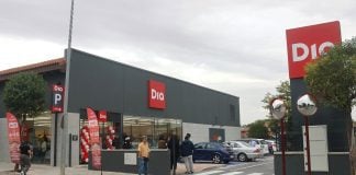 Cabanillas inaugura un supermercado muy «taurino» Supermercado DIA de Cabanillas del Campo poco después de su inauguración el 30 de septiembre de 2026. (Foto: Ayto. Cabanillas)