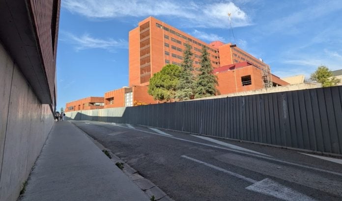 Hospital de Guadalajara en 2026, todavía sometido a obras para concluir la ampliación. (Foto: La Crónic@)