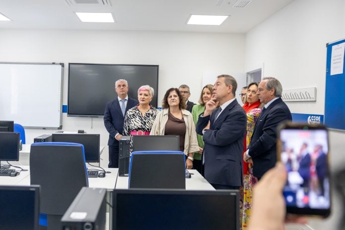 Nueva sede de CEOE en Guadalajara el día de su inauguración.