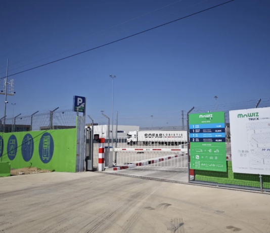 Una empresa privada crea un «aparcamiento seguro» para camiones en Cabanillas del Campo Acceso al "aparcamiento seguro" para camiones en Cabanillas del Campo.