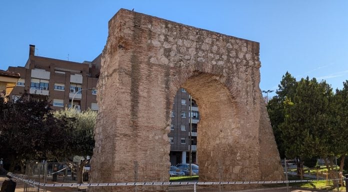 ¿Está para caerse la Puerta de Bejanque o no? Puerta de Bejanque en octubre de 2026, después de los desprendimientos. (Foto: La Crónic@)