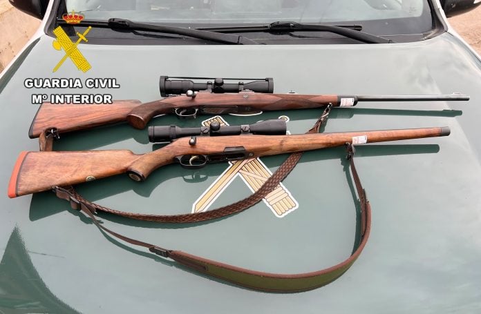 Rifles intervenidos a los furtivos del Alto Tajo.