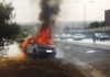 El coche siguió ardiendo hasta detenerse completamente, junto a la A-2. (Foto: J.T. / La Crónic@)
