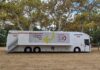 Estas son las generosas dimensiones del autobús de TVE que se desplazará por las localidades de Guadalajara que se detallan en esta información.